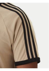 Adidas - adidas T-Shirt 3-Stripes KE7964 Beżowy Regular Fit. Kolor: beżowy. Materiał: bawełna #4