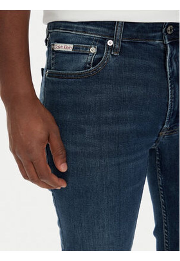 Calvin Klein Jeans Jeansy LV04RB720G Granatowy Skinny Fit. Kolor: niebieski