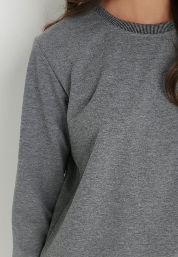 Born2be - Ciemnoszara Bluza Phaelis. Kolor: szary. Materiał: bawełna, tkanina. Długość rękawa: długi rękaw. Długość: długie. Wzór: gładki, jednolity. Styl: klasyczny