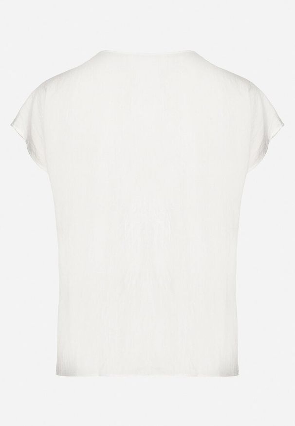Born2be - Biała Bluzka z Wiskozą Wiązana przy Dekolcie Dovarelle. Okazja: na co dzień. Kolekcja: plus size. Kolor: biały. Materiał: wiskoza. Długość rękawa: krótki rękaw. Długość: krótkie. Styl: elegancki, casual