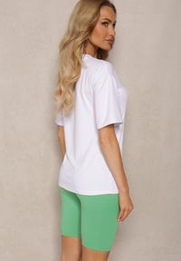 Renee - Zielono-Biały Komplet 2-Częściowy Koszulka z Ozdobnym Nadrukiem i Elastyczne Kolarki High Waist Vannesa. Kolor: zielony. Materiał: tkanina. Wzór: nadruk #3