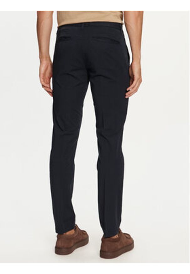 Marc O'Polo Chinosy 428 0189 10230 Granatowy Slim Fit. Kolor: niebieski. Materiał: bawełna