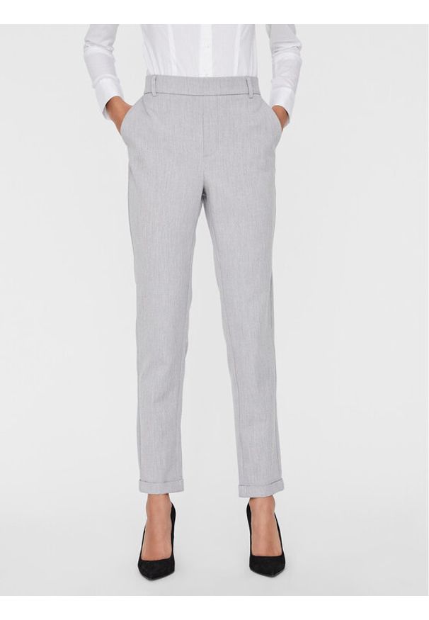 Vero Moda Chinosy Maya 10225280 Szary Regular Fit. Kolor: szary. Materiał: syntetyk, wiskoza
