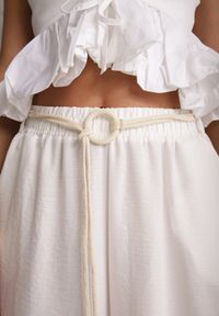 Renee - Białe Wiskozowe Spodnie Typu Palazzo High Waist Ozdobione Paskiem Sznurkiem Alemea. Okazja: na co dzień. Stan: podwyższony. Kolor: biały. Materiał: wiskoza. Długość: krótkie. Wzór: aplikacja. Styl: casual, boho #7