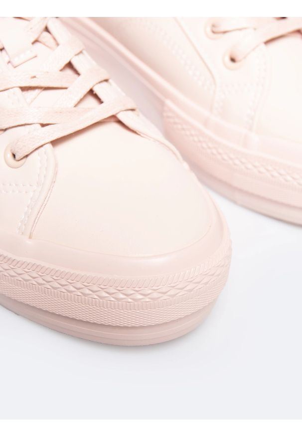 Big-Star - Trampki damskie niskie ze skóry ekologicznej jasnoróżowe RR274A294 600. Okazja: na co dzień. Zapięcie: sznurówki. Kolor: różowy. Materiał: skóra ekologiczna. Wzór: gładki, jednolity. Styl: elegancki, casual, klasyczny
