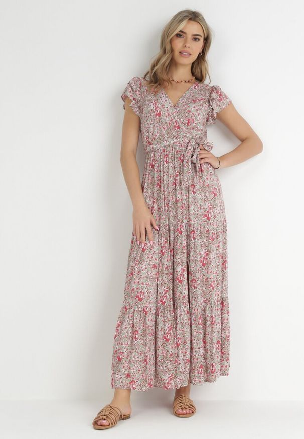 Born2be - Zielono-Czerwona Sukienka Rhenosyne. Okazja: na co dzień. Kolor: zielony. Materiał: materiał. Wzór: kolorowy, kwiaty. Sezon: lato. Typ sukienki: kopertowe, rozkloszowane. Styl: casual. Długość: maxi