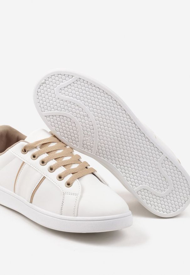 Renee - Biało-Beżowe Sznurowane Sneakersy na Płaskiej Podeszwie Wykończone Paskami Elinela. Nosek buta: okrągły. Zapięcie: pasek. Kolor: biały. Materiał: materiał. Obcas: na płaskiej podeszwie. Wysokość obcasa: niski
