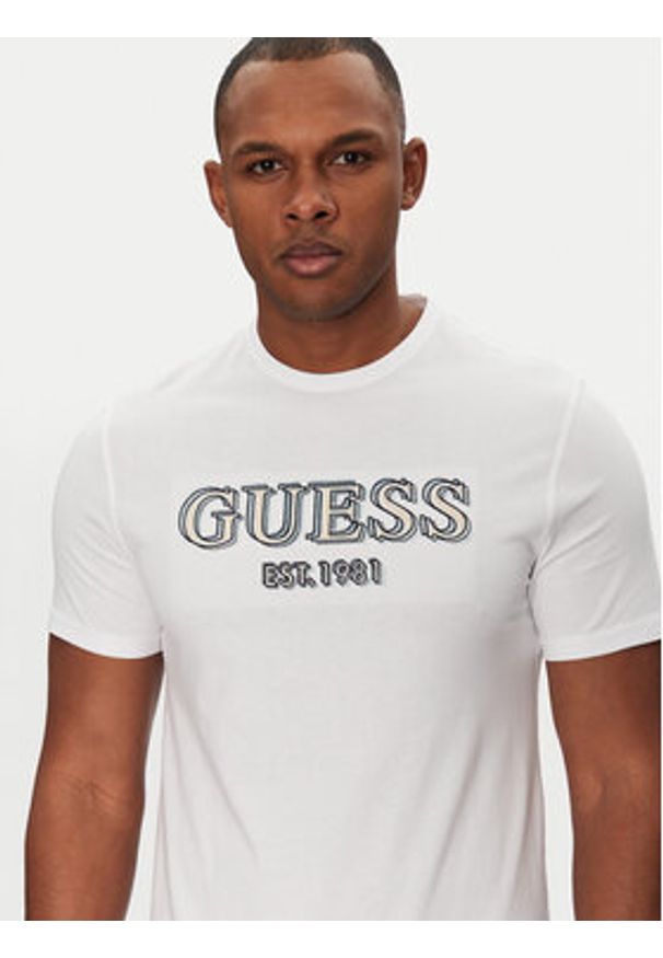 Guess T-Shirt M5GI07 I3Z14 Biały Slim Fit. Kolor: biały. Materiał: bawełna