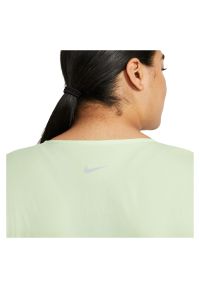 Koszulka damska do biegania Nike Swoosh Run CZ9278. Materiał: materiał, poliester, dzianina. Technologia: Dri-Fit (Nike). Sport: bieganie #4