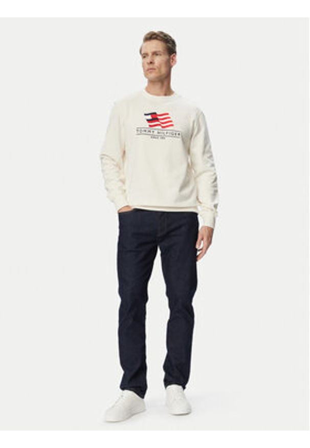 TOMMY HILFIGER - Tommy Hilfiger Bluza Main Flag MW0MW43383 Beżowy jasny Regular Fit. Kolor: beżowy. Materiał: bawełna