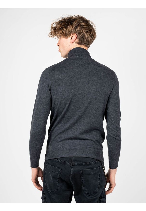 Xagon Man Sweter Basic | A22081 | Mężczyzna | Szary. Okazja: na co dzień. Typ kołnierza: golf. Kolor: szary. Materiał: nylon, akryl, wełna, poliester. Styl: casual