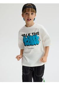 Reserved - T-shirt z nadrukiem - biały. Kolor: biały. Materiał: bawełna, dzianina. Wzór: nadruk