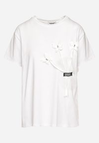 Born2be - Biały Bawełniany T-shirt z Krótkim Rękawem i Ozdobnymi Aplikacjami Kirilla. Okazja: na co dzień. Kolor: biały. Materiał: bawełna. Długość rękawa: krótki rękaw. Długość: krótkie. Wzór: aplikacja. Styl: casual, klasyczny, elegancki #3