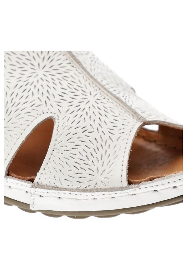 Białe Sandały Kampa Wygodne Skórzane Buty Damskie. Okazja: na co dzień, na spacer. Zapięcie: pasek. Kolor: biały. Materiał: skóra. Sezon: lato. Styl: klasyczny, casual