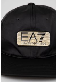 EA7 Emporio Armani czapka kolor czarny z aplikacją. Kolor: czarny. Wzór: aplikacja
