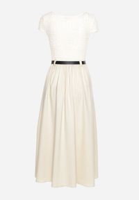 Born2be - Beżowa Rozkloszowana Sukienka z Paskiem z Imitacji Skóry Drinna. Typ kołnierza: dekolt w kształcie V. Kolor: beżowy. Materiał: skóra. Długość rękawa: krótki rękaw. Wzór: aplikacja. Styl: elegancki #7