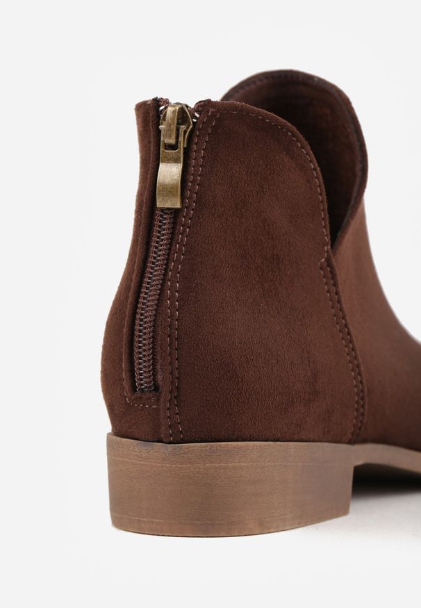 Born2be - Brązowe Płaskie Botki VICES z Ozdobnymi Wycięciami po Bokach i Suwakiem z Tyłu Isirelin. Okazja: na co dzień, do pracy. Kolor: brązowy. Materiał: jeans. Styl: casual, elegancki