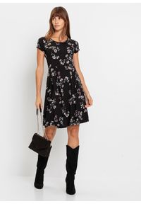 bonprix - Sukienka z dżerseju z mieszanki wiskozy. Kolor: czarny. Materiał: jersey, wiskoza. Długość rękawa: krótki rękaw. Wzór: gładki, nadruk, grochy, paski. Sezon: lato #1
