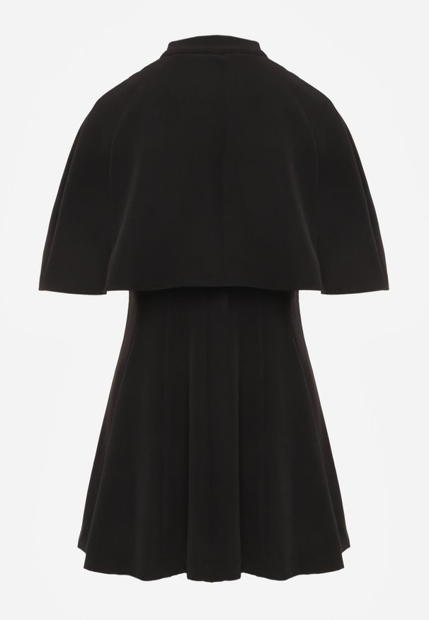 Born2be - Czarna Elegancka Sukienka Rozkloszowana z Narzutką Imitującą Pelerynkę Faneno. Okazja: na randkę. Kolor: czarny. Typ sukienki: proste, rozkloszowane. Styl: elegancki