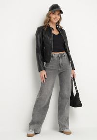 Born2be - Czarna Kurtka Ramoneska z Ekoskóry z Zapięciem pod Szyją Ariaruba. Okazja: na co dzień. Kolor: czarny. Materiał: jeans. Długość rękawa: długi rękaw. Długość: długie. Styl: casual, elegancki, rockowy #6