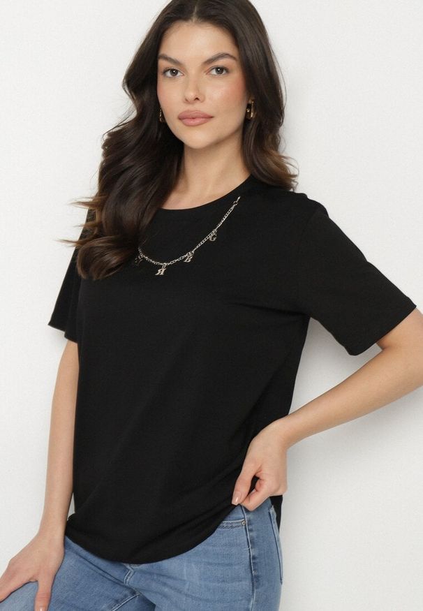 Born2be - Czarny Bawełniany T-shirt z Odpinanym Łańcuszkiem Imitującym Naszyjnik Mohna. Okazja: na co dzień. Kolor: czarny. Materiał: bawełna. Wzór: aplikacja. Sezon: wiosna, lato. Styl: casual, elegancki