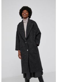 Answear Lab Płaszcz z wełną kolor czarny przejściowy oversize. Kolor: czarny. Materiał: wełna. Styl: wakacyjny #1