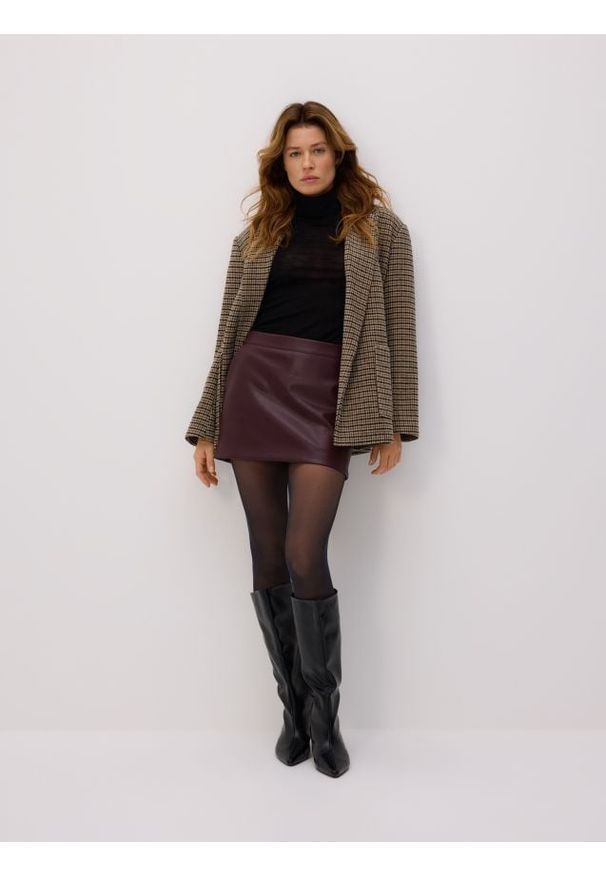 Reserved - Spódnico-szorty z imitacji skóry - mahoniowy. Kolor: brązowy. Materiał: skóra