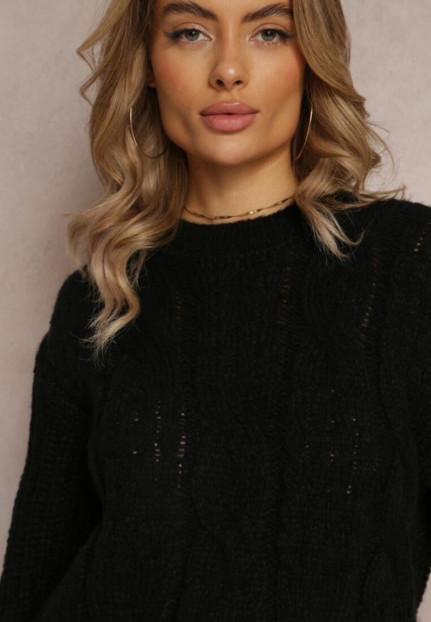Renee - Czarny Sweter o Klasycznym Fasonie z Modnym Splotem Siloma. Okazja: na co dzień. Kolor: czarny. Wzór: ze splotem. Styl: klasyczny