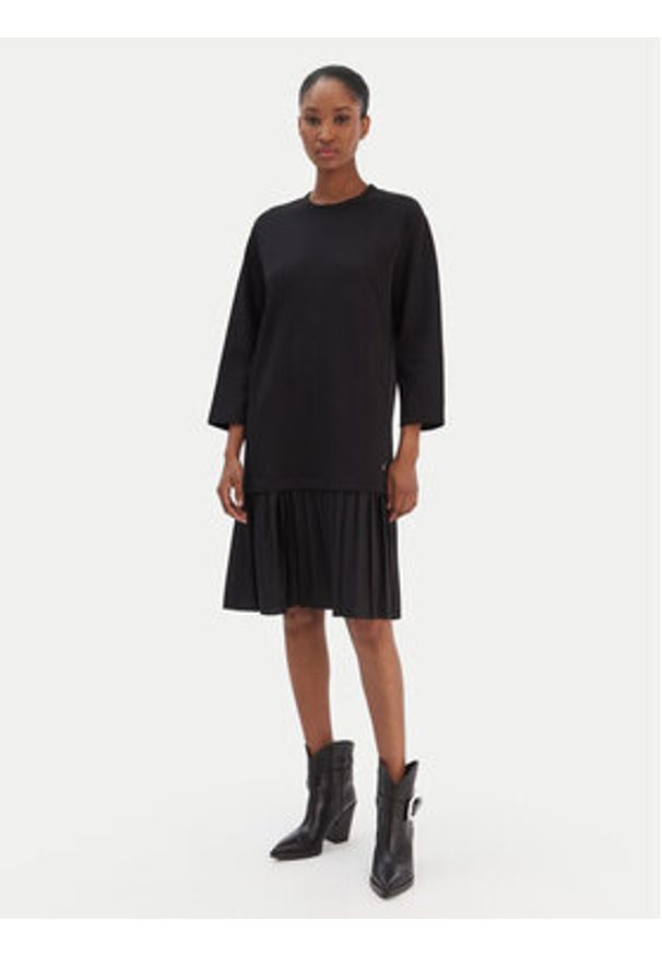 JOOP! Sukienka codzienna Tarika 10007096 Czarny Relaxed Fit. Okazja: na co dzień. Kolor: czarny. Materiał: bawełna, syntetyk. Typ sukienki: proste. Styl: casual