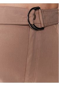 Guess Spodnie materiałowe Vanessa W3GB25 WFD40 Brązowy Relaxed Fit. Kolor: brązowy. Materiał: syntetyk, wiskoza