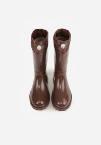 Born2be - Brązowe Lakierowane Kalosze ze Ściąganą Cholewką Fevaselle. Okazja: na spacer, na co dzień. Kolor: brązowy. Materiał: lakier. Szerokość cholewki: normalna. Styl: casual, klasyczny #9