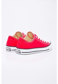 Converse - Tenisówki. Nosek buta: okrągły. Zapięcie: sznurówki. Kolor: czerwony. Materiał: syntetyk, materiał, guma. Szerokość cholewki: normalna #5