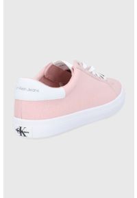 Calvin Klein Jeans tenisówki damskie kolor różowy. Nosek buta: okrągły. Zapięcie: sznurówki. Kolor: różowy. Materiał: materiał, włókno, guma