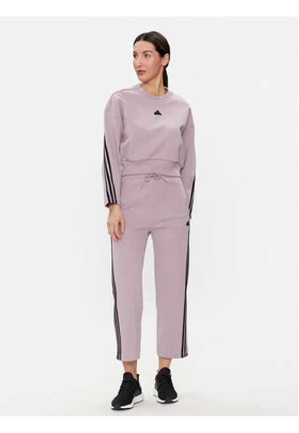 Adidas - adidas Bluza Future Icons 3-Stripes IS3880 Fioletowy Loose Fit. Kolor: fioletowy. Materiał: bawełna, syntetyk
