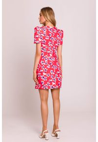 MOE - Elegancka sukienka trapezowa mini czerwona. Typ kołnierza: typu klepsydra. Kolor: czerwony, pomarańczowy. Materiał: tkanina. Długość rękawa: krótki rękaw. Wzór: nadruk. Typ sukienki: trapezowe. Styl: elegancki. Długość: mini #4