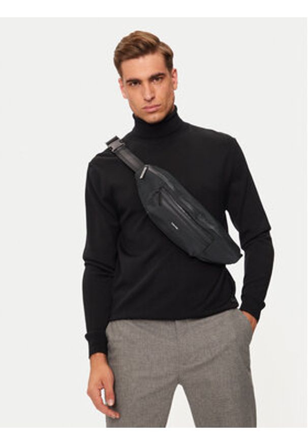 Calvin Klein Saszetka nerka Essential K50K512229 Czarny. Kolor: czarny. Materiał: materiał