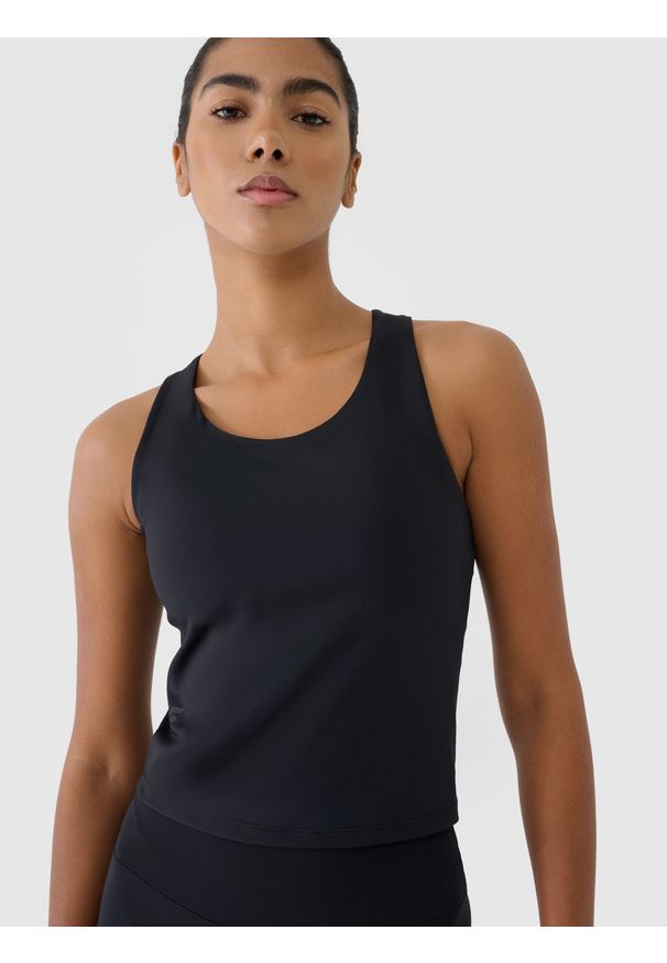 4f - 4F Top treningowy szybkoschnący damski - czarny M. Kolor: czarny. Materiał: elastan, materiał, włókno, dzianina, syntetyk. Długość rękawa: na ramiączkach. Wzór: ze splotem, gładki, jednolity. Sport: fitness