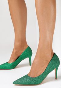 Born2be - Zielone Czółenka Fenenia. Nosek buta: szpiczasty. Kolor: zielony. Materiał: materiał. Wzór: aplikacja. Obcas: na szpilce. Styl: wizytowy #1