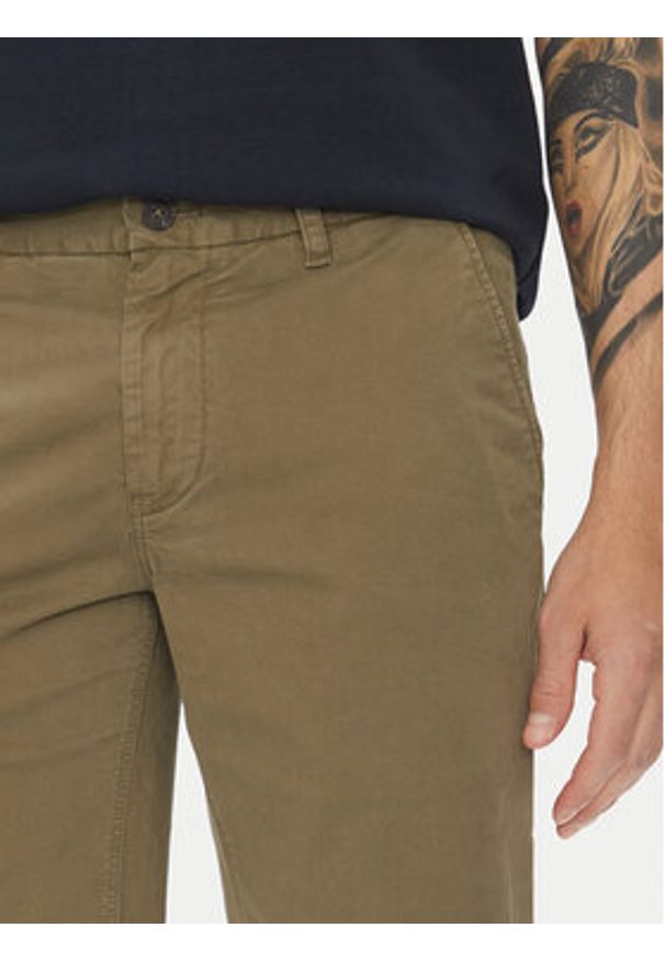 Marc O'Polo Szorty materiałowe M23 0384 15000 Zielony Regular Fit. Kolor: zielony. Materiał: bawełna