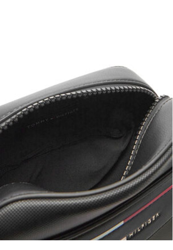 TOMMY HILFIGER - Tommy Hilfiger Saszetka Th Foundation Mini Reporter AM0AM13196 Czarny. Kolor: czarny. Materiał: skóra