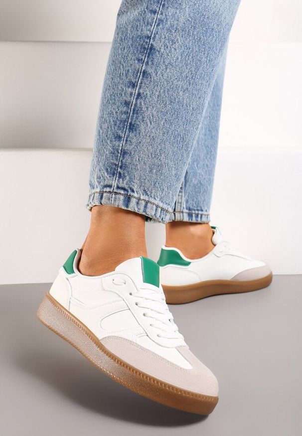 Born2be - Biało-Zielone Sneakersy Tenisówki na Kauczukowej Podeszwie Ondriama. Okazja: na co dzień. Kolor: biały. Materiał: kauczuk
