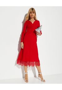SELF PORTRAIT - Czerwona sukienka z koronką. Okazja: na ślub cywilny, na wesele, na imprezę. Kolor: czerwony. Materiał: koronka. Wzór: koronka. Typ sukienki: dopasowane. Styl: elegancki. Długość: maxi #4