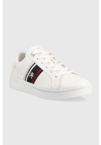 TOMMY HILFIGER - Tommy Hilfiger sneakersy skórzane CORP WEBBING SNEAKER kolor biały FW0FW07379. Nosek buta: okrągły. Zapięcie: sznurówki. Kolor: biały. Materiał: skóra #4