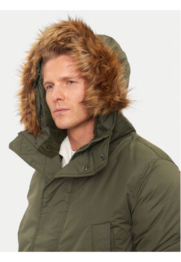 GAP - Gap Kurtka zimowa 726377-00 Zielony Regular Fit. Kolor: zielony. Materiał: syntetyk. Sezon: zima
