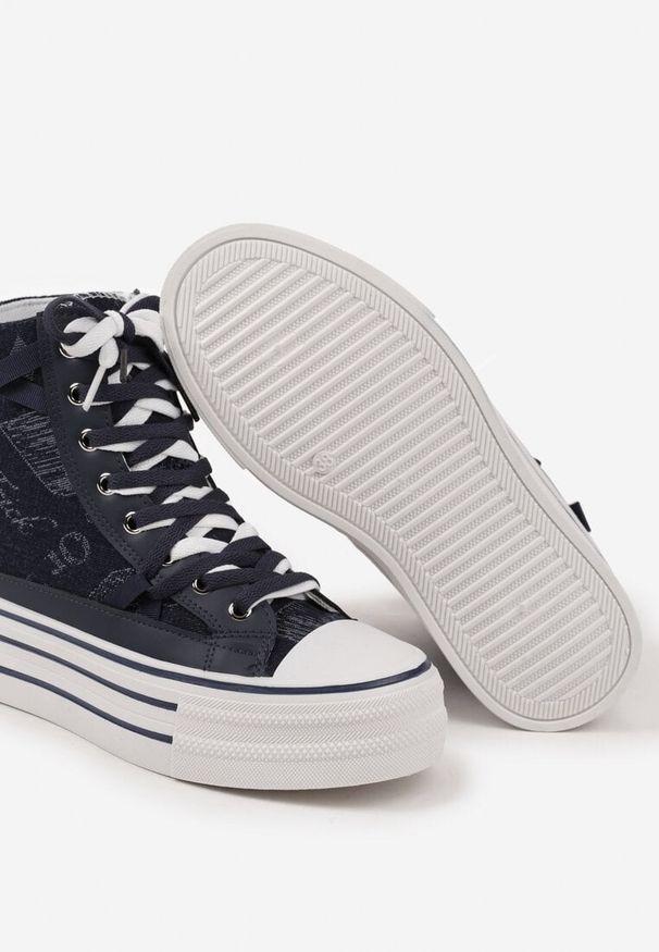 Renee - Granatowe Trampki Jeansowe z Serduszkami na Platformie Benirea. Zapięcie: sznurówki. Kolor: niebieski. Materiał: jeans. Wzór: kolorowy, aplikacja. Sezon: lato. Obcas: na platformie