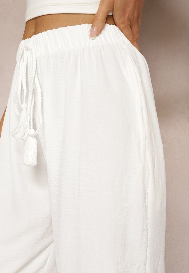 Renee - Białe Szerokie Spodnie High Waist z Gumką w Pasie Jolfea. Okazja: na co dzień. Stan: podwyższony. Kolor: biały. Materiał: tkanina. Styl: elegancki, casual
