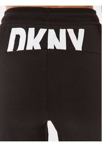 DKNY Spodnie dresowe YI2822670 Czarny Regular Fit. Kolor: czarny. Materiał: dresówka, bawełna