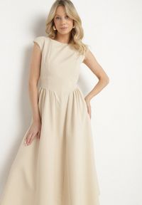 Born2be - Beżowa Sukienka o Rozkloszowanym Kroju z Wiązaniem i Dekoltem w Łódkę Aladriela. Okazja: na co dzień. Typ kołnierza: dekolt w łódkę. Kolor: beżowy. Długość rękawa: krótki rękaw. Sezon: wiosna, lato. Styl: klasyczny, casual #4
