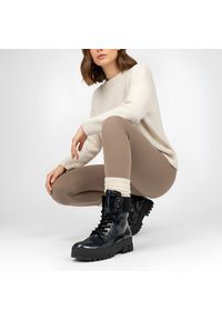 Niebieskie Botki Rieker Obuwie Damskie Na Solidnej Podeszwie. Okazja: na co dzień, na spacer. Zapięcie: sznurówki. Kolor: niebieski. Materiał: lakier. Szerokość cholewki: normalna. Sezon: zima. Styl: casual #5