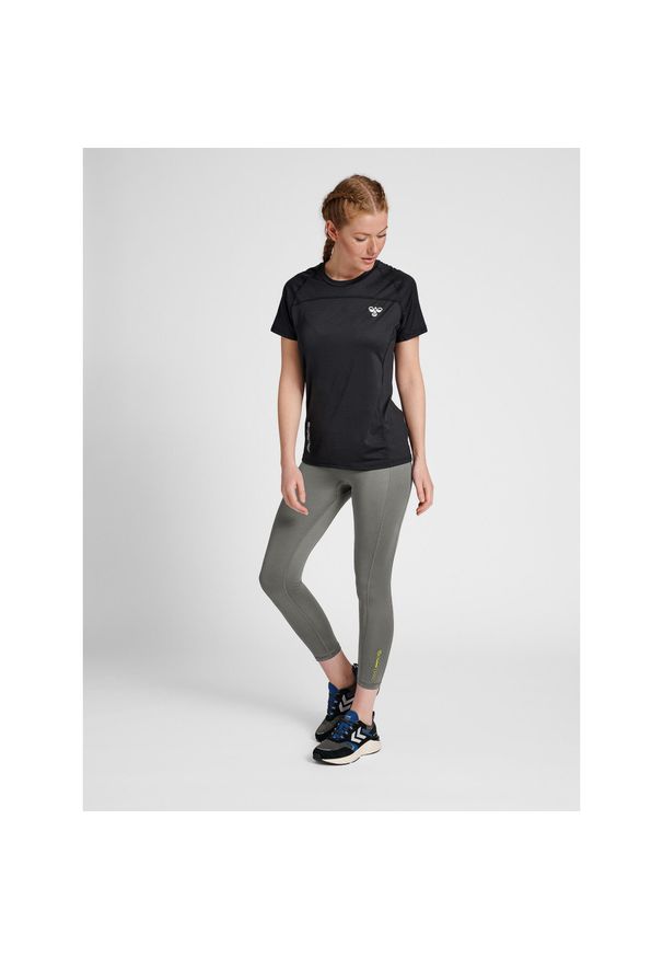 Damskie legginsy 3/4 top Hummel GG-12. Kolor: szary. Materiał: jersey, materiał. Wzór: jodełka, nadruk. Sport: fitness